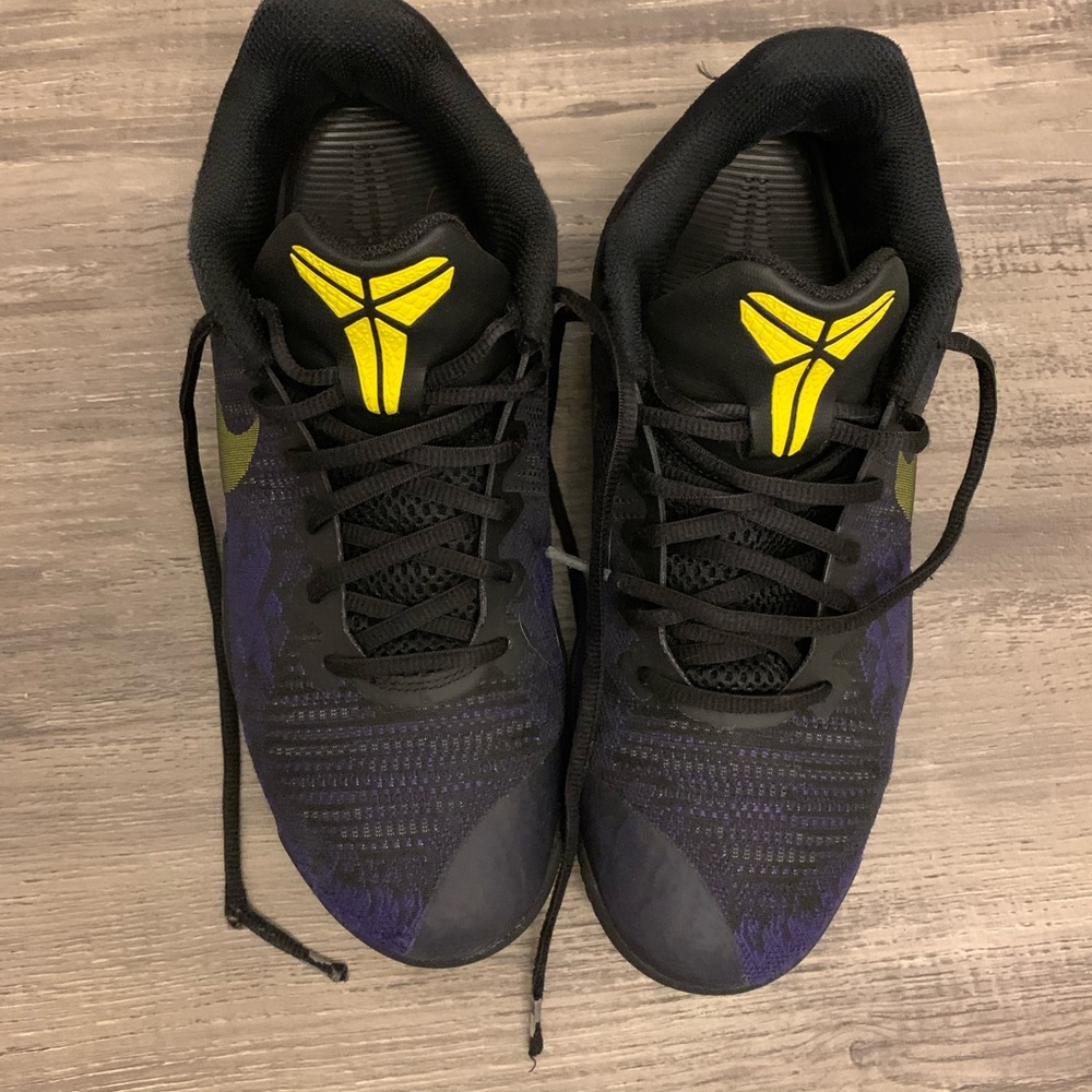 Men’s Nike shoes